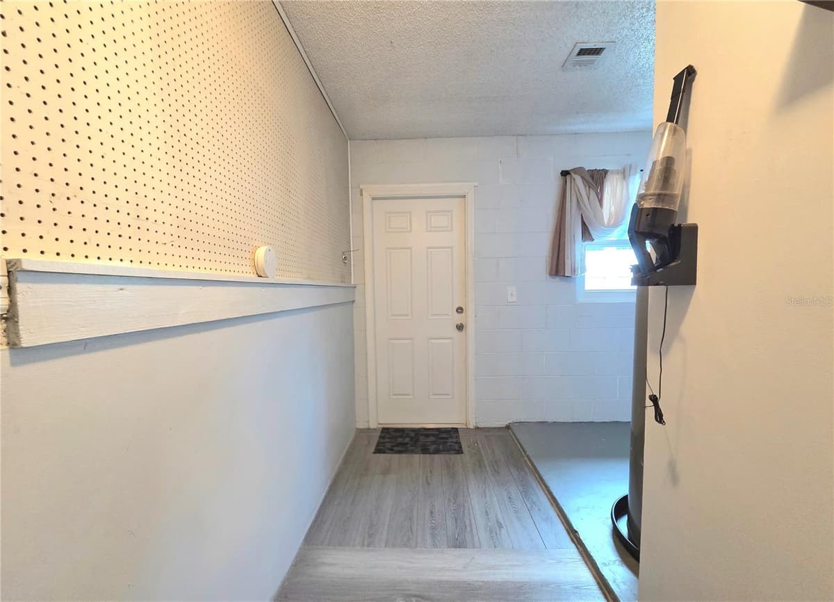 2245 ELIZABETH DRIVE — photo 15 of 32