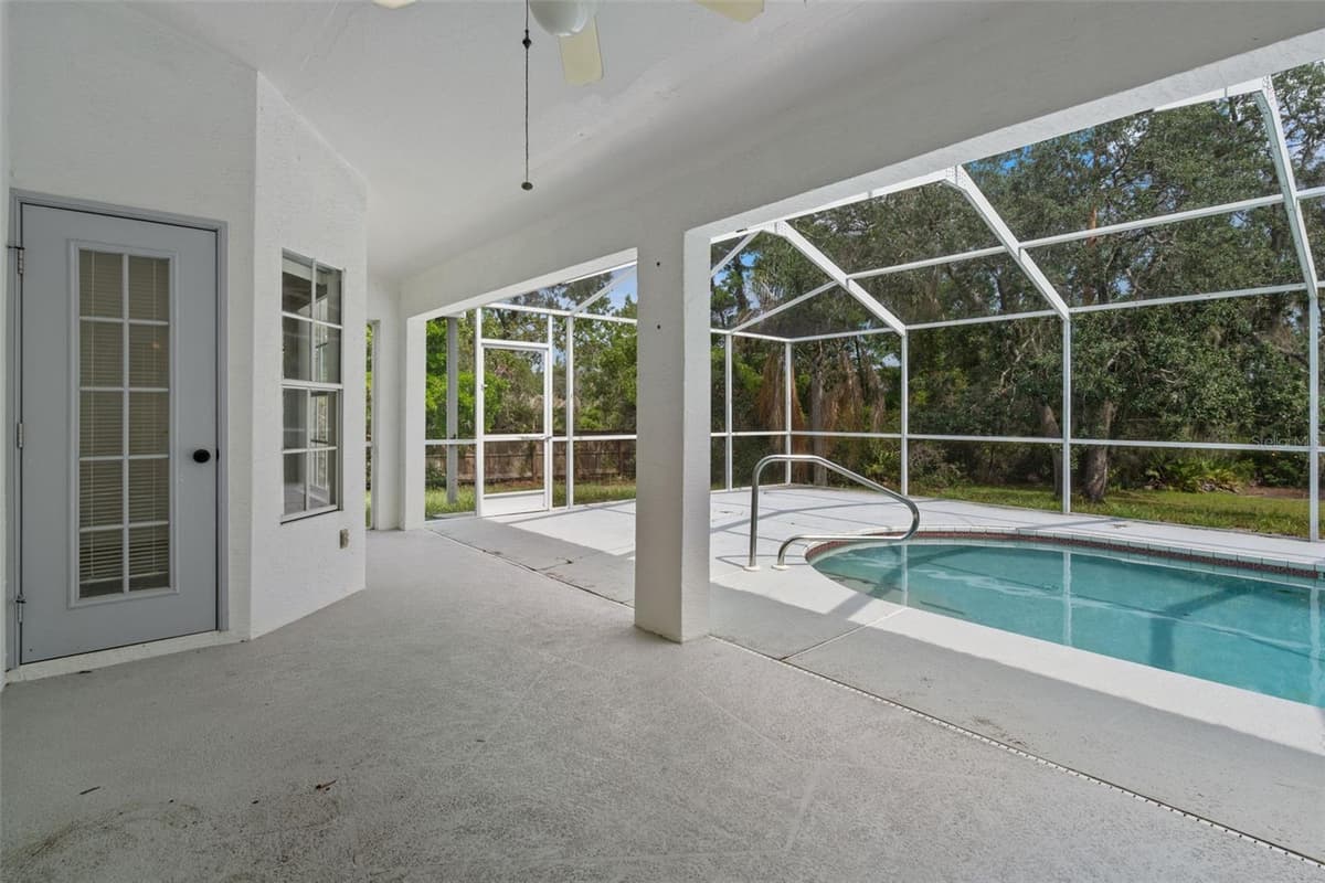 7401 BLACKBIRD AVENUE — photo 41 of 54