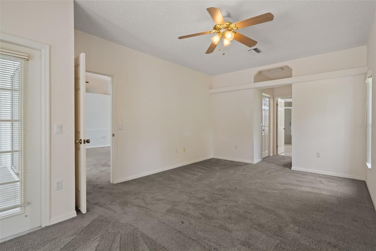 7401 BLACKBIRD AVENUE — photo 29 of 54