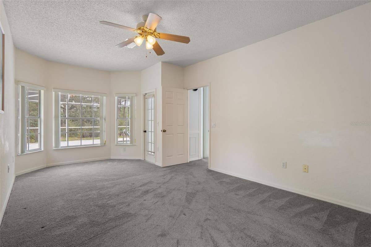 7401 BLACKBIRD AVENUE — photo 27 of 54