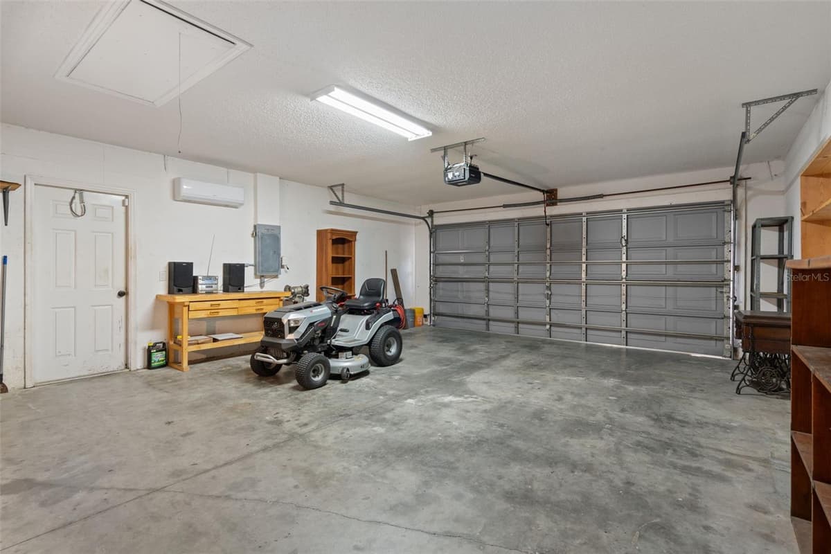 7401 BLACKBIRD AVENUE — photo 49 of 54