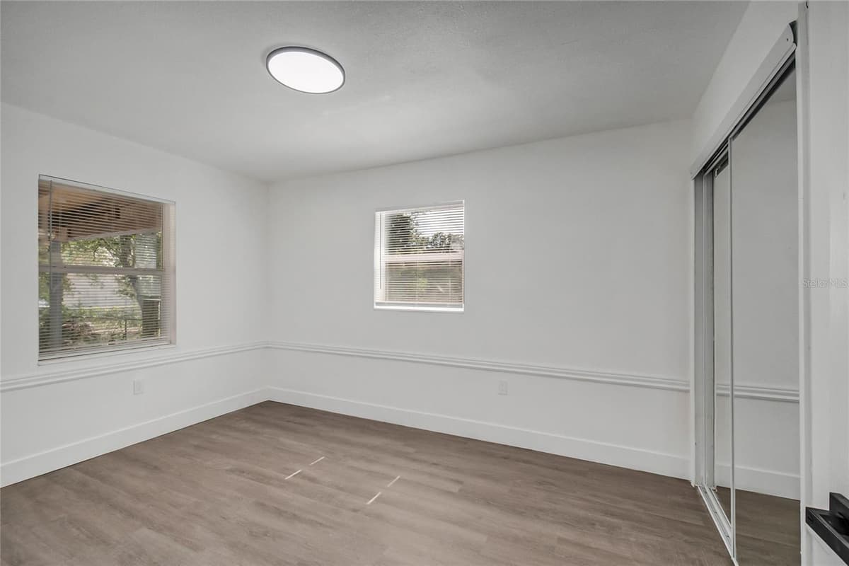 922 BATES AVENUE — photo 16 of 36