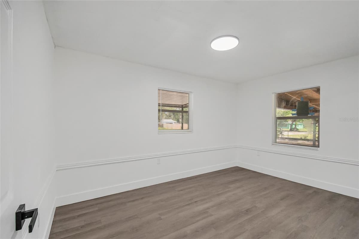 922 BATES AVENUE — photo 14 of 36