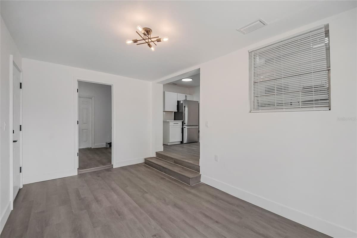 922 BATES AVENUE — photo 7 of 36