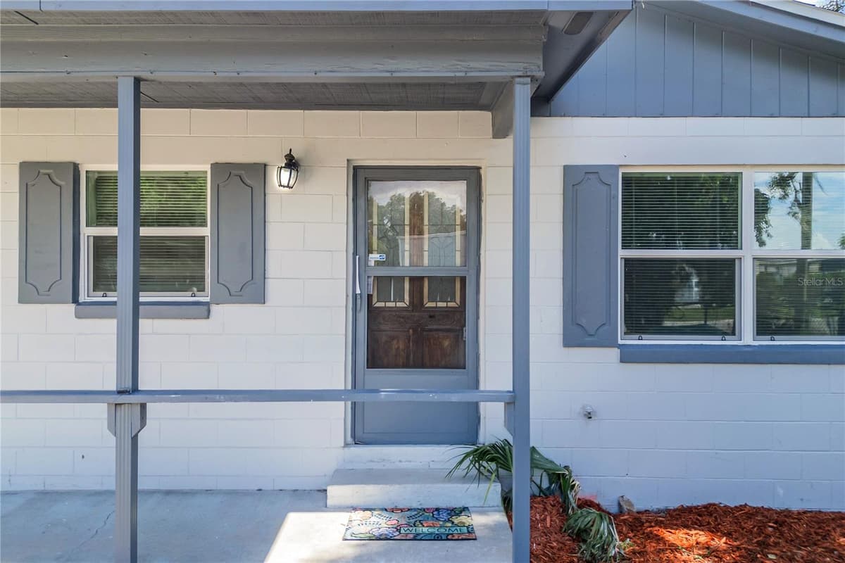 922 BATES AVENUE — photo 3 of 36