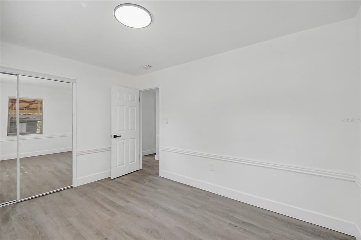 922 BATES AVENUE — photo 17 of 36