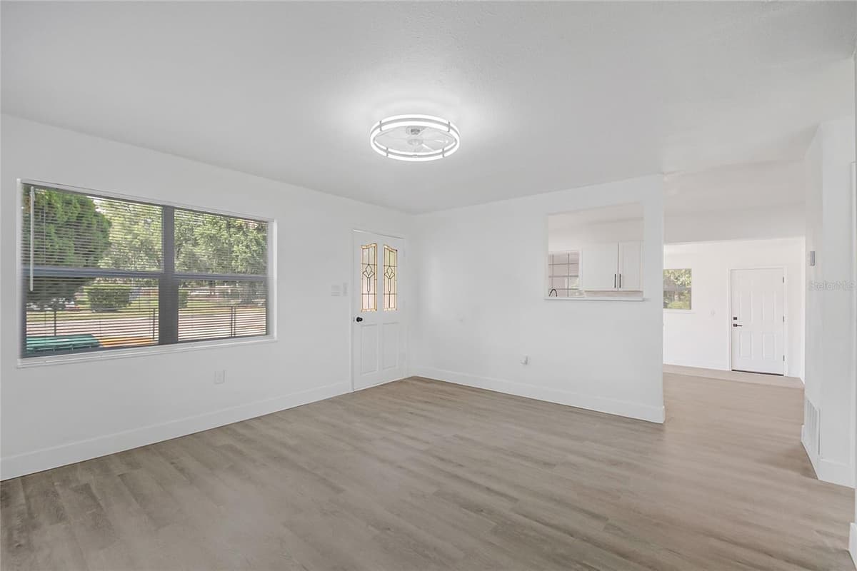 922 BATES AVENUE — photo 23 of 36