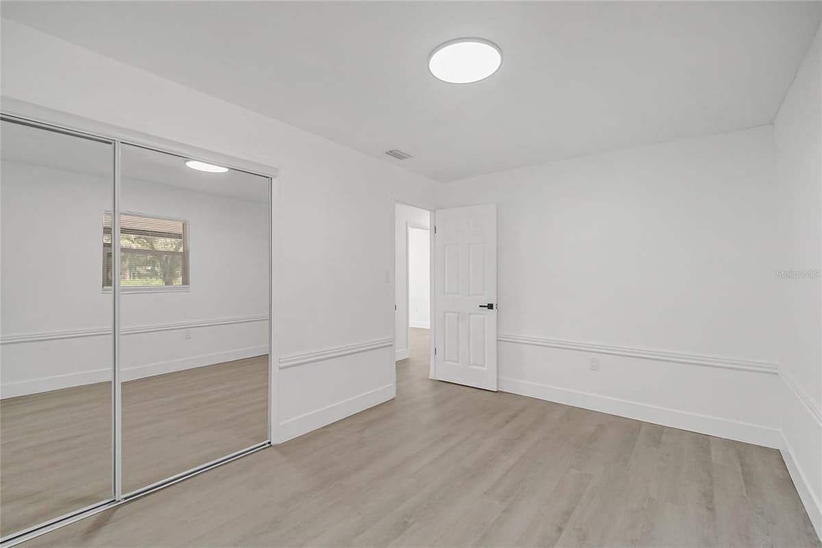 922 BATES AVENUE — photo 15 of 36