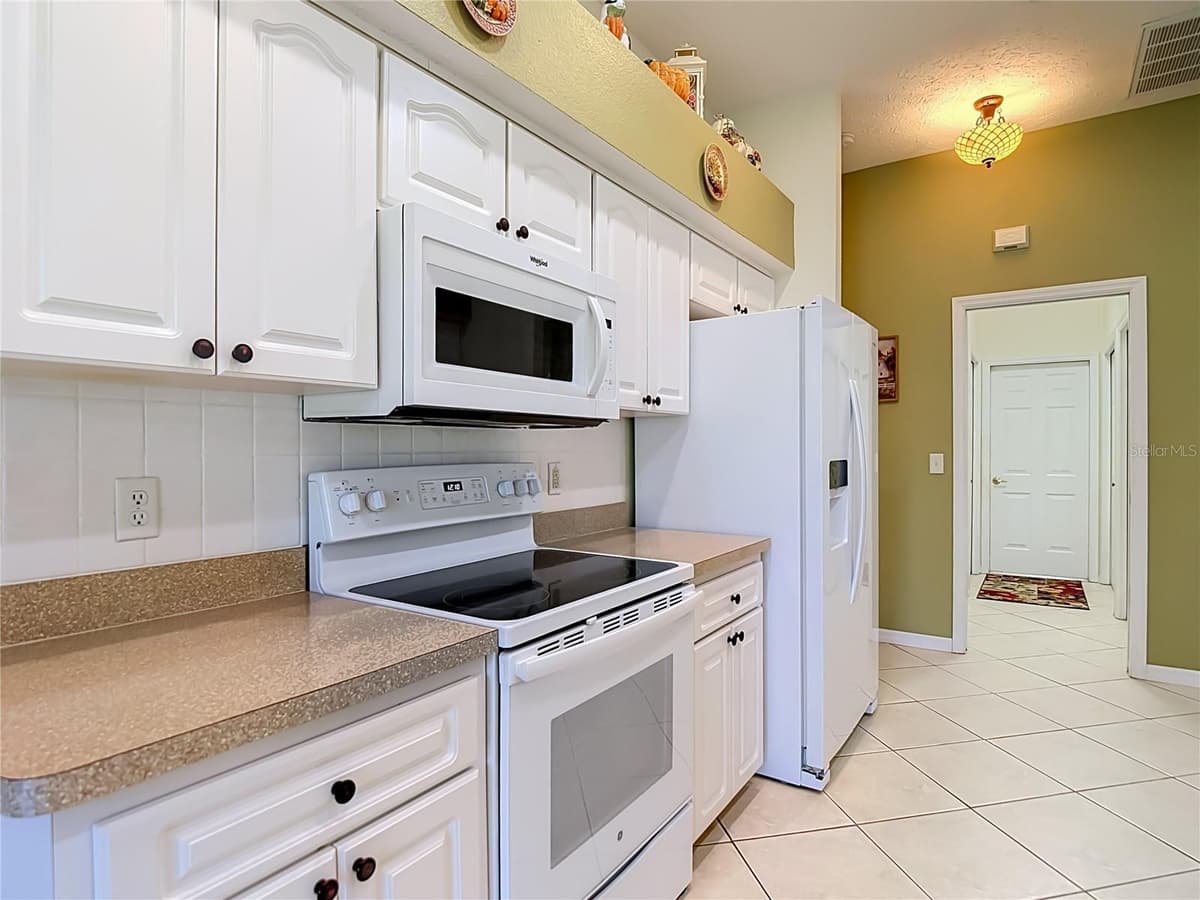 13540 PLANTATION LAKE CIRCLE — photo 17 of 61