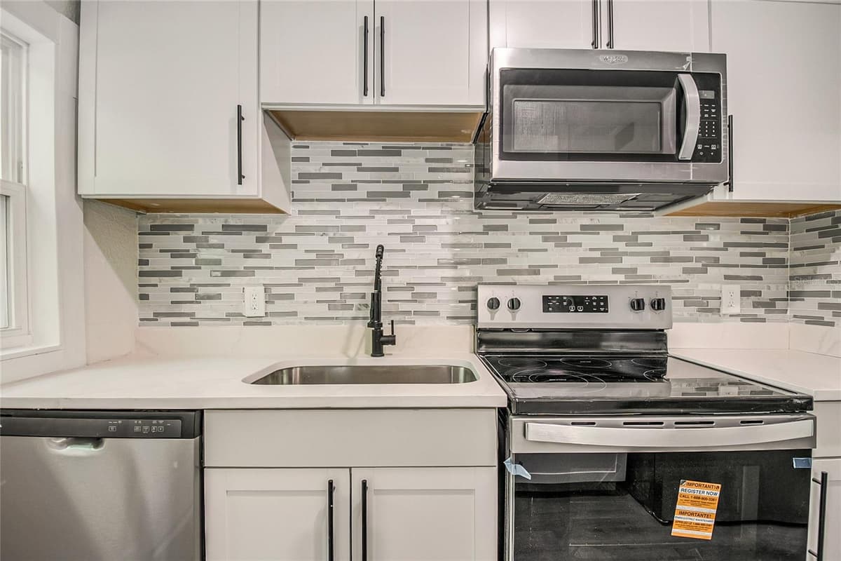 1504 LINE STREET — photo 6 of 46