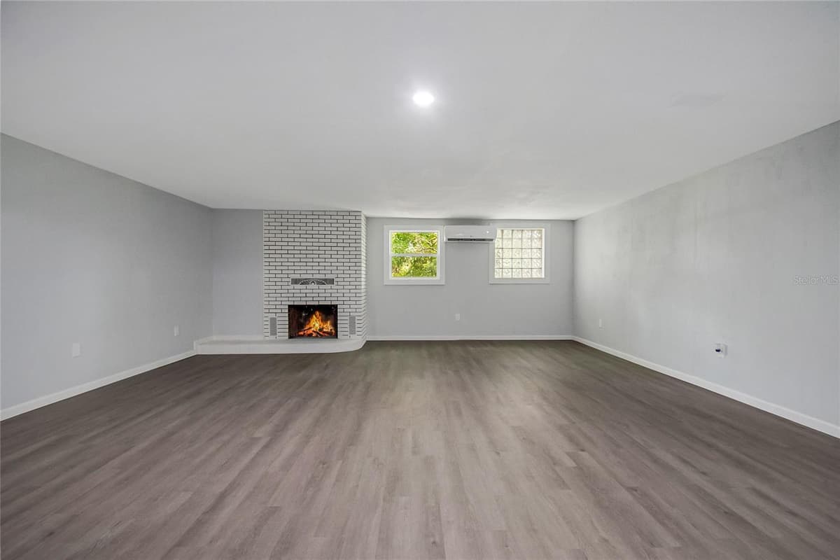 1504 LINE STREET — photo 9 of 46