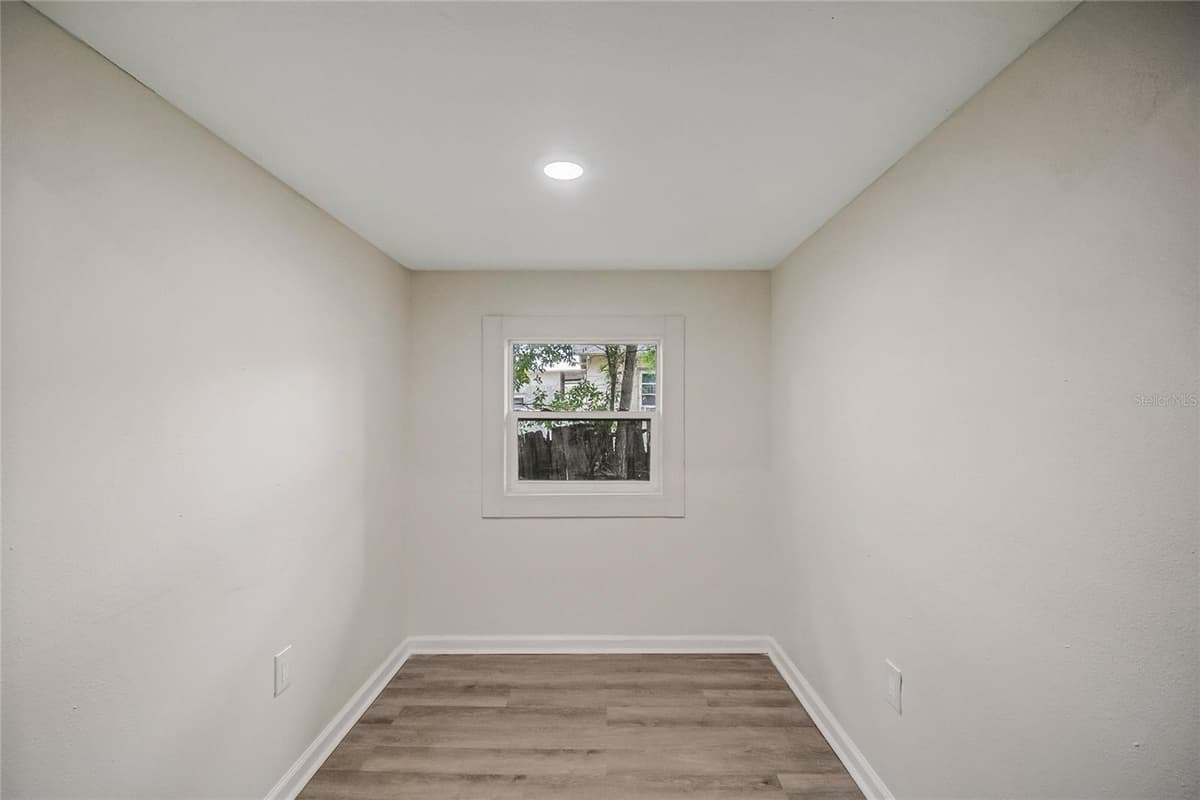 1504 LINE STREET — photo 11 of 46