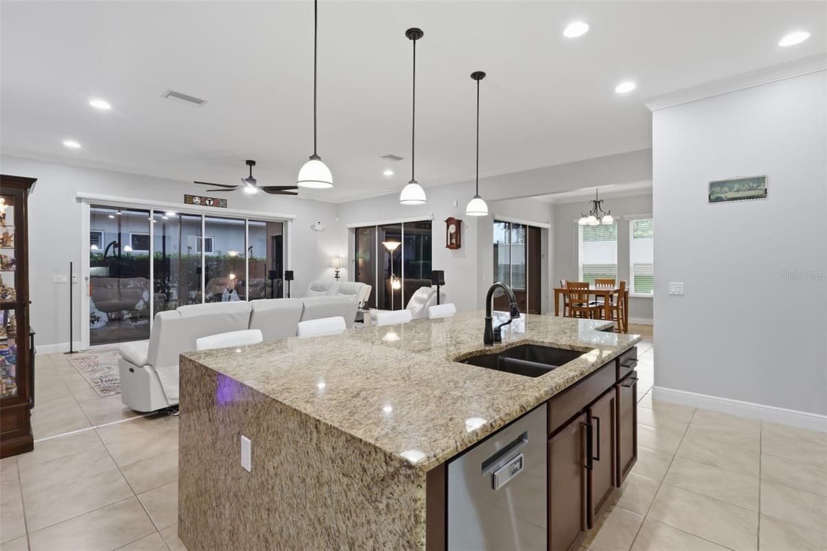 273 SILVER MAPLE ROAD — photo 11 of 33