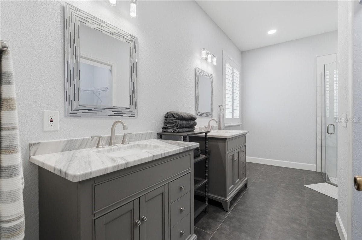 3221 OAK TREE LANE — photo 41 of 82