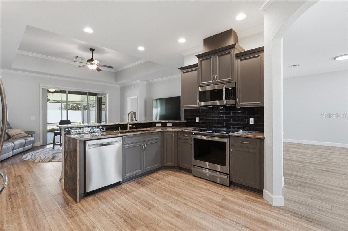 3221 OAK TREE LANE — photo 32 of 82