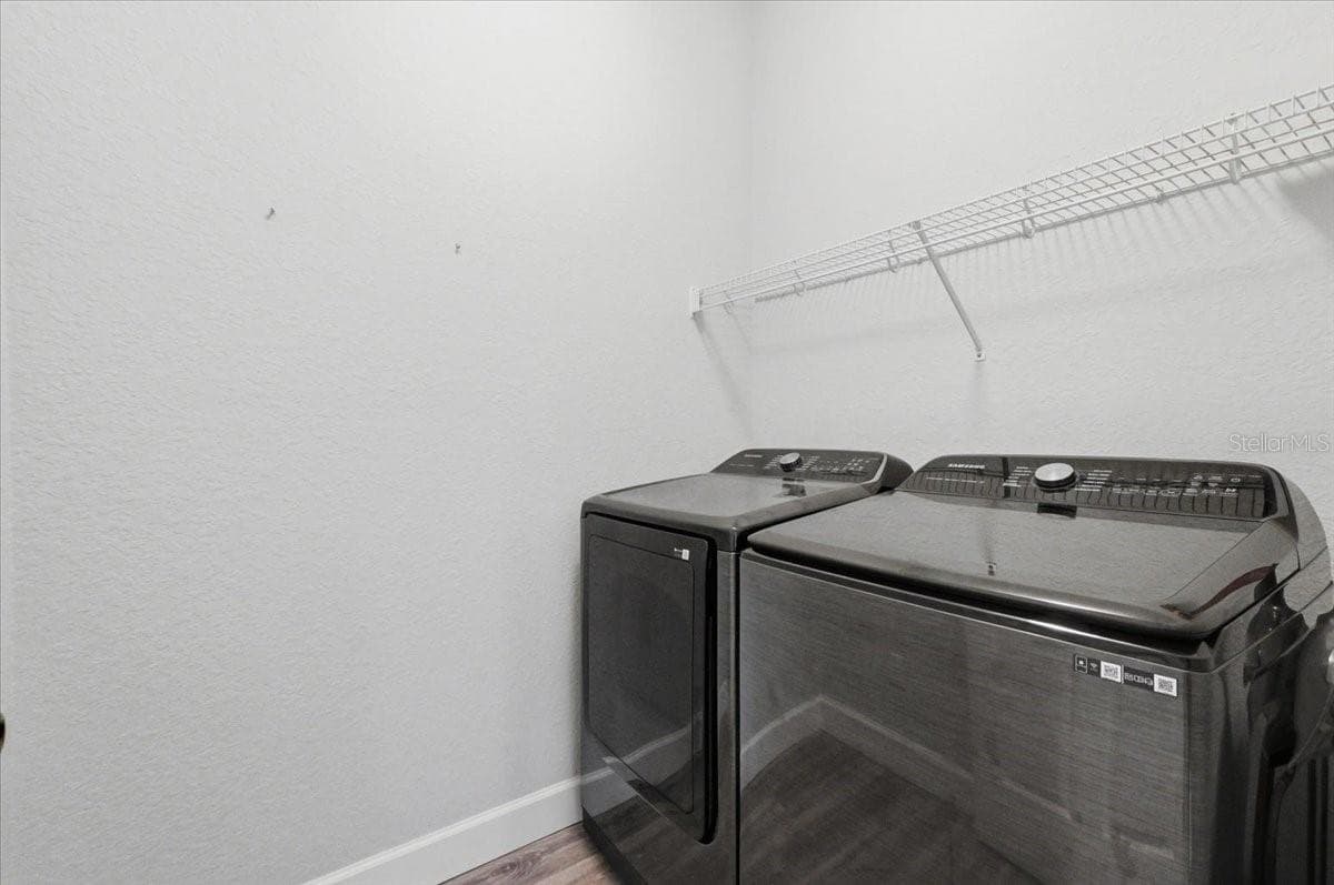 3221 OAK TREE LANE — photo 35 of 82