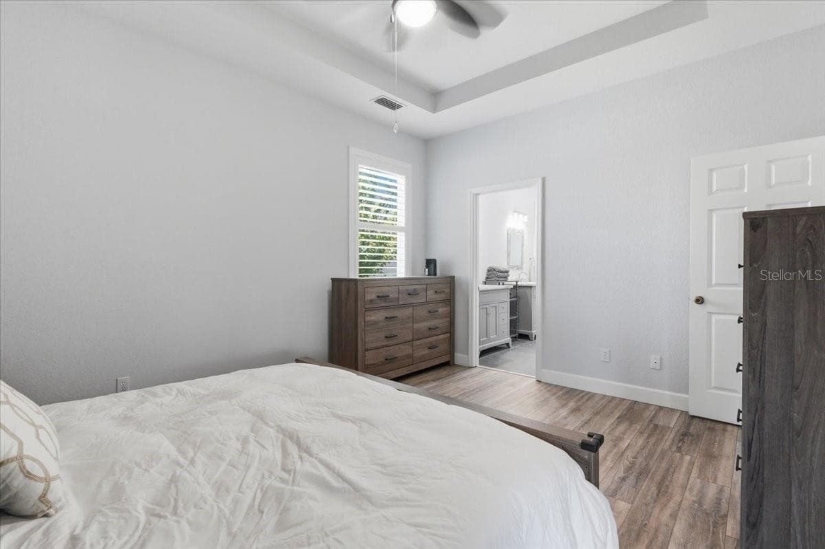 3221 OAK TREE LANE — photo 37 of 82