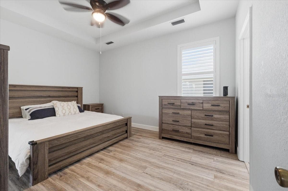 3221 OAK TREE LANE — photo 36 of 82