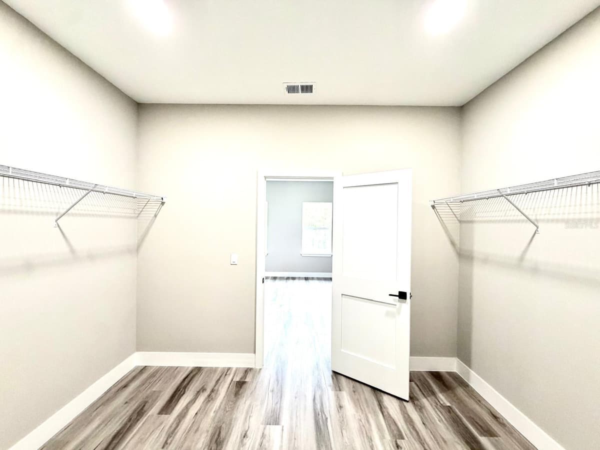 1864 ROSEBORO DRIVE — photo 13 of 24
