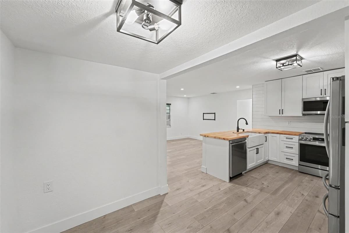 131 EMERALD LANE — photo 13 of 27
