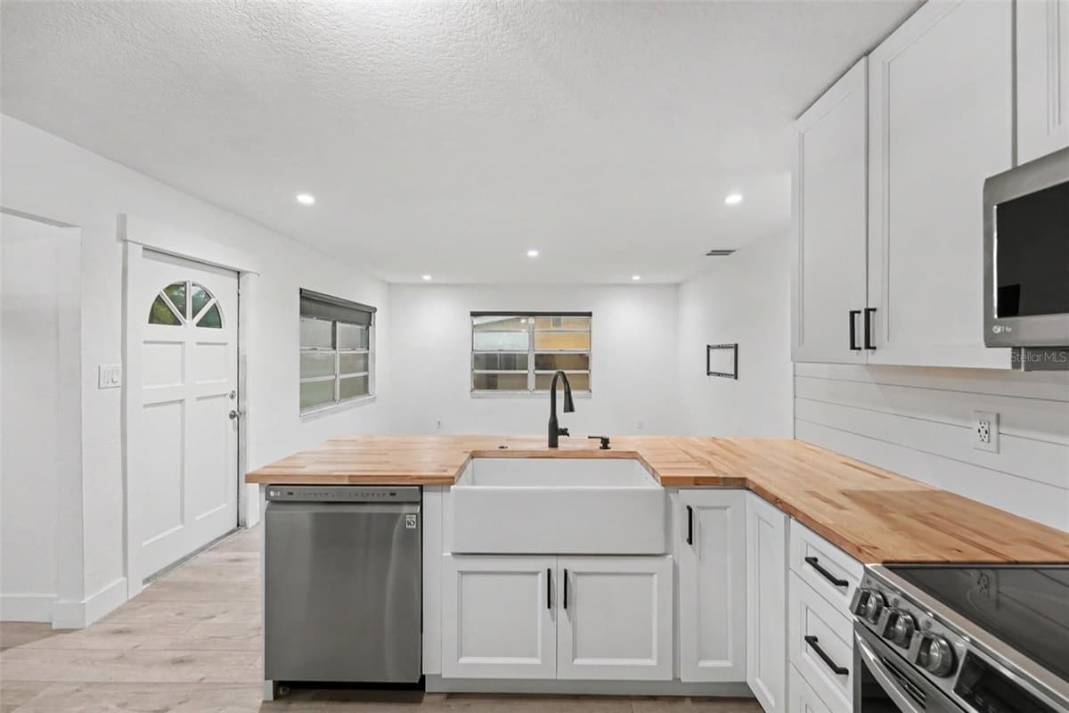 131 EMERALD LANE — photo 9 of 27