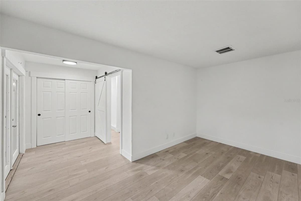 131 EMERALD LANE — photo 17 of 27