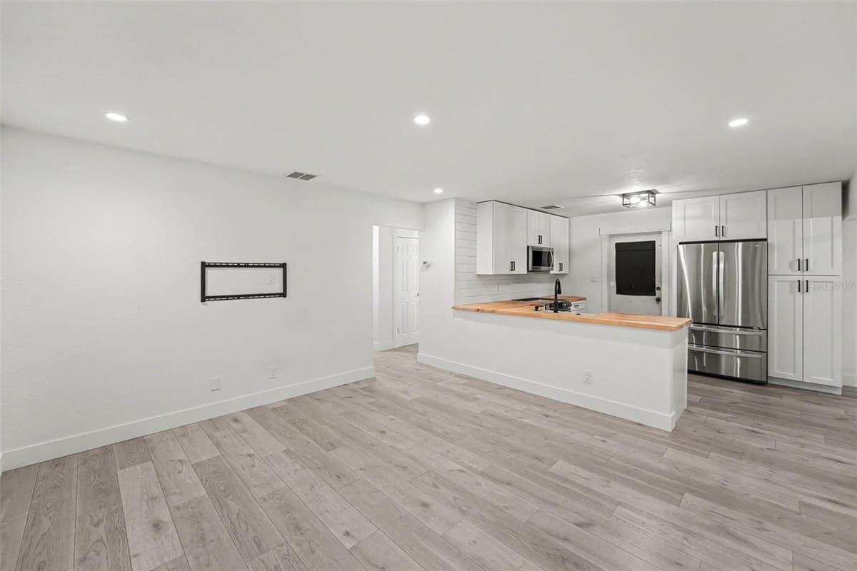 131 EMERALD LANE — photo 7 of 27