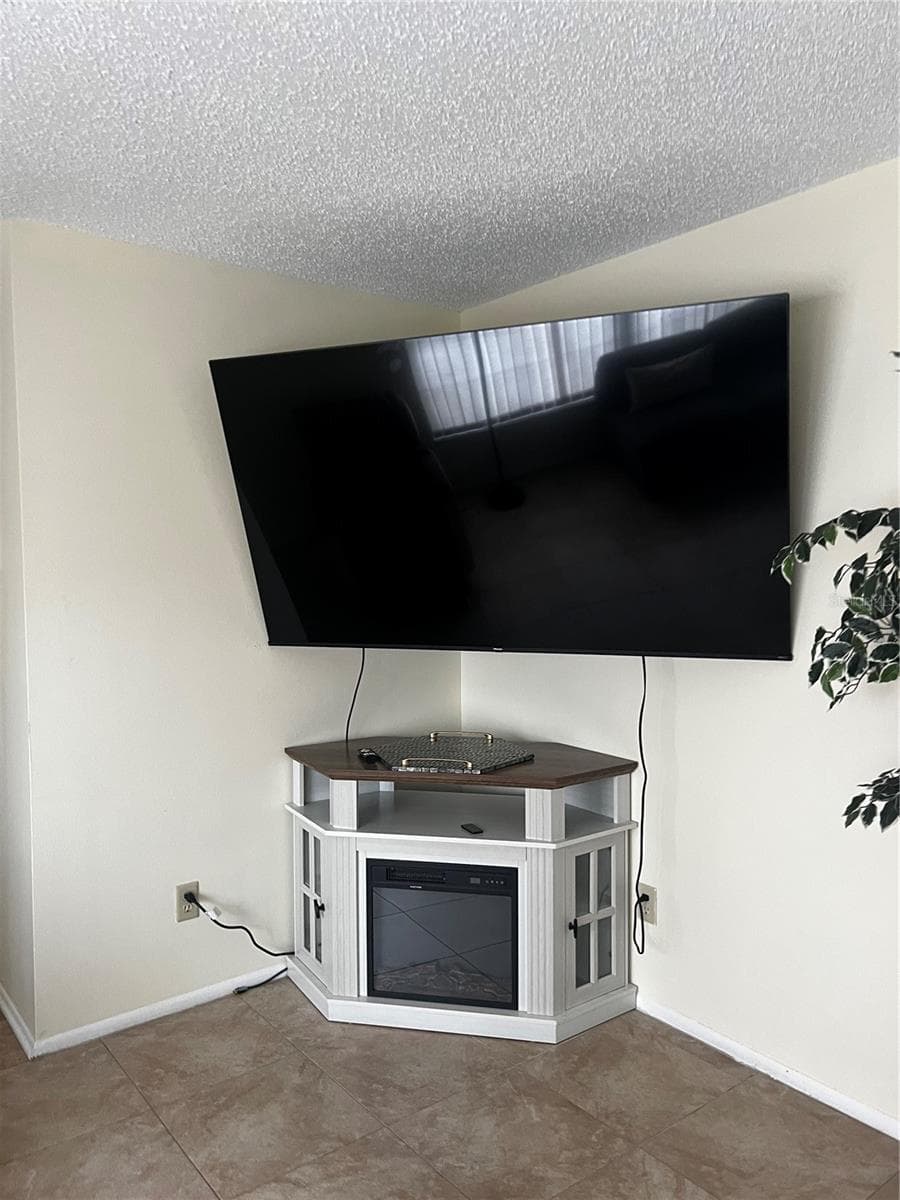 7748 INDIAN RIDGE TRAIL — photo 4 of 28