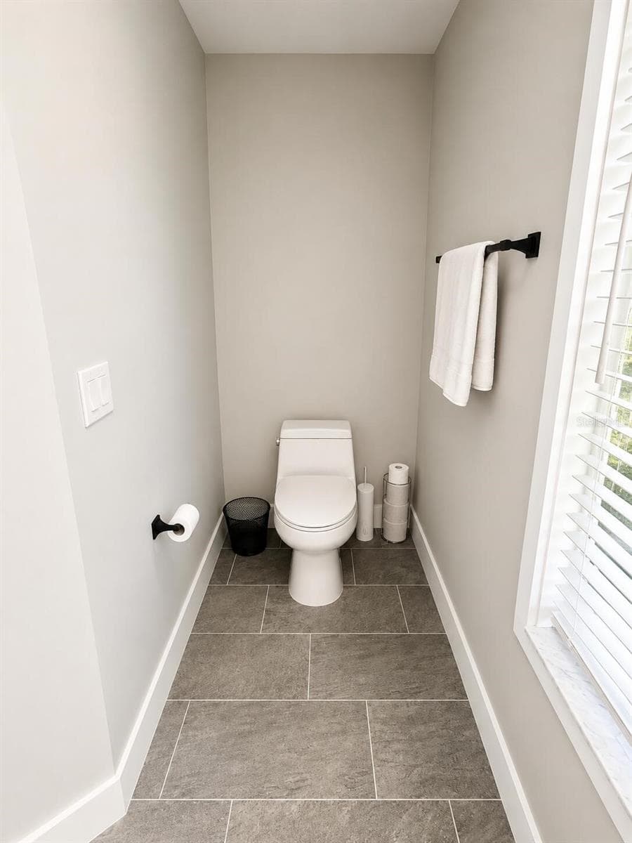 14 LAMOYNE LANE — photo 11 of 16
