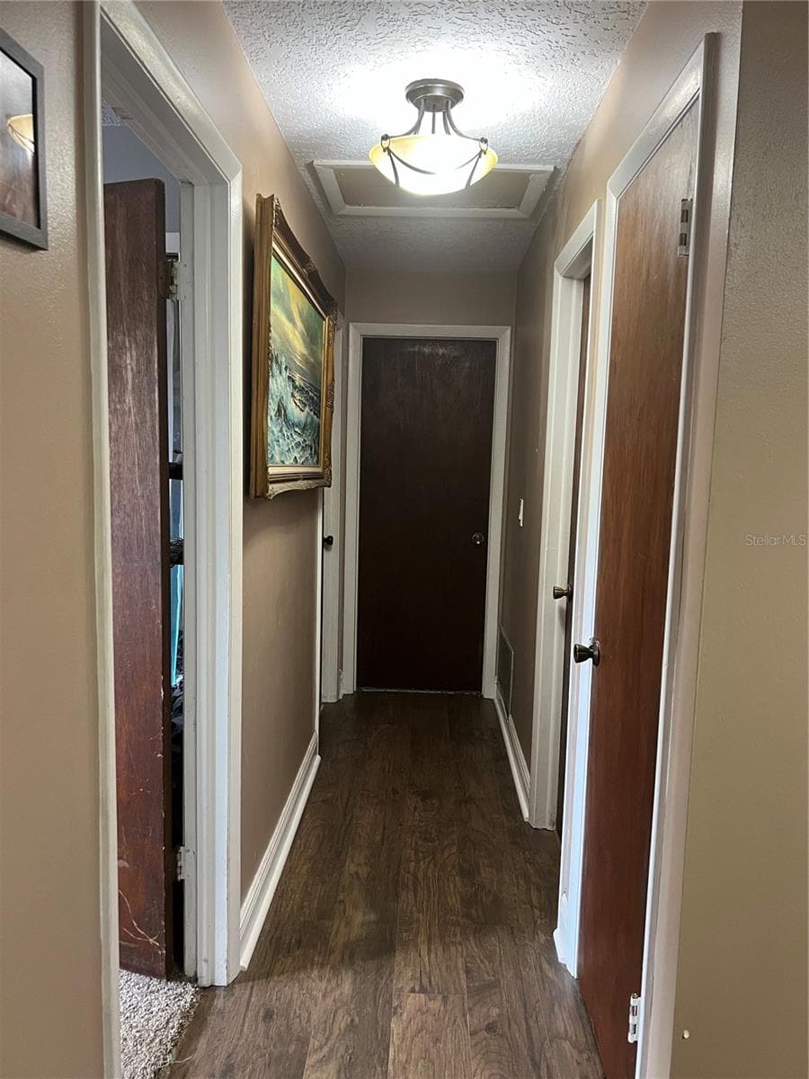 513 OAKCREST STREET — photo 16 of 20