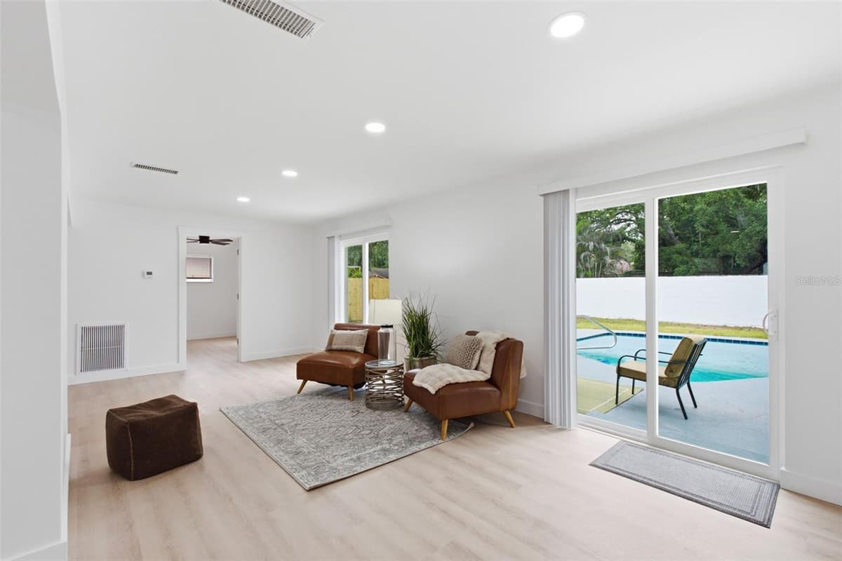 5106 OAKHAVEN LANE — photo 17 of 37