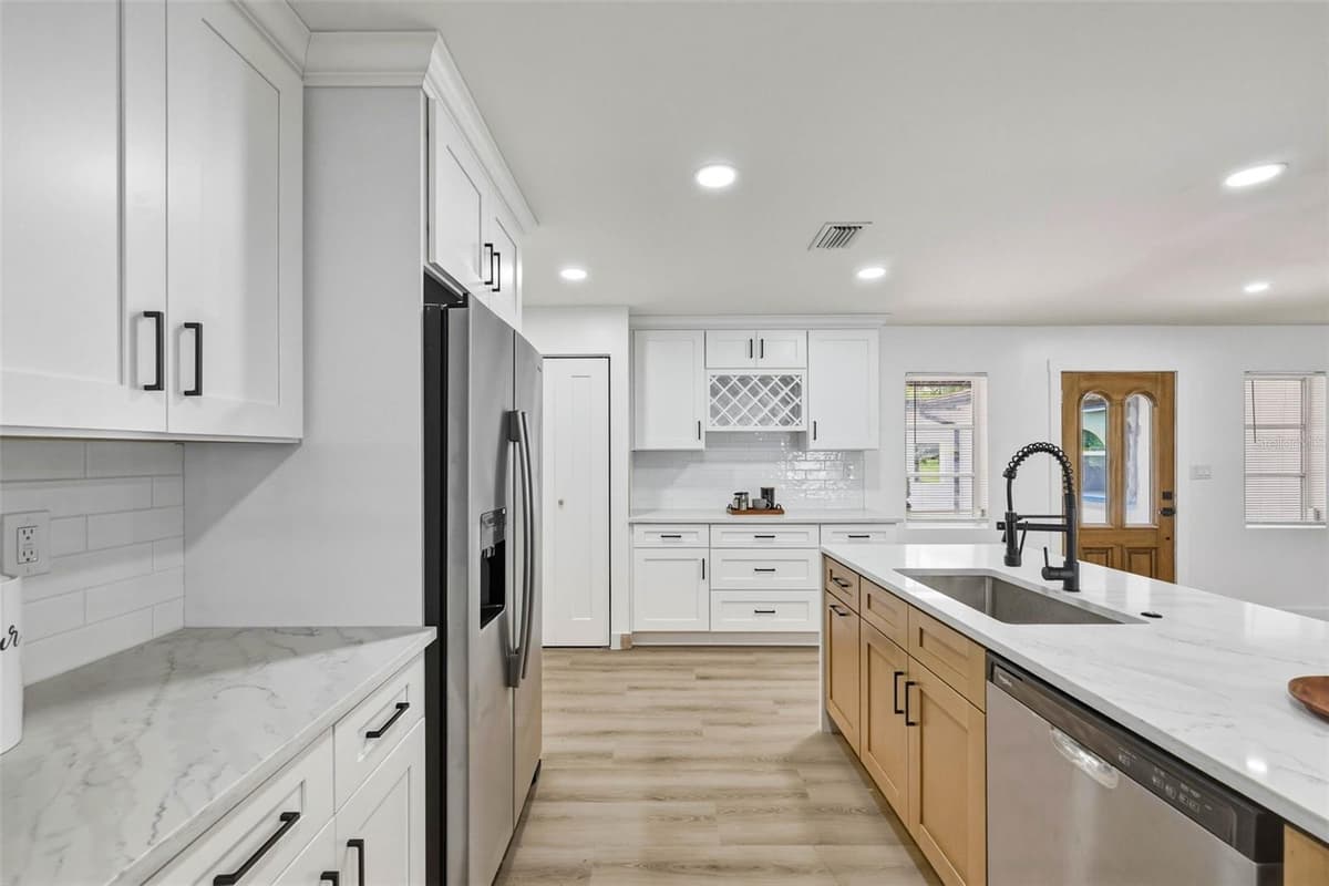5106 OAKHAVEN LANE — photo 11 of 37