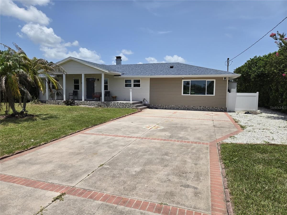 2625 HARRIS BOULEVARD — photo 1 of 16