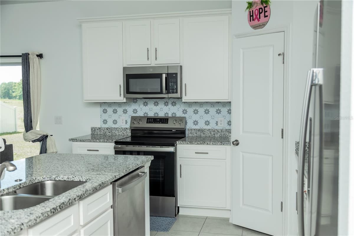 661 CROWN ROSE DRIVE — photo 11 of 44