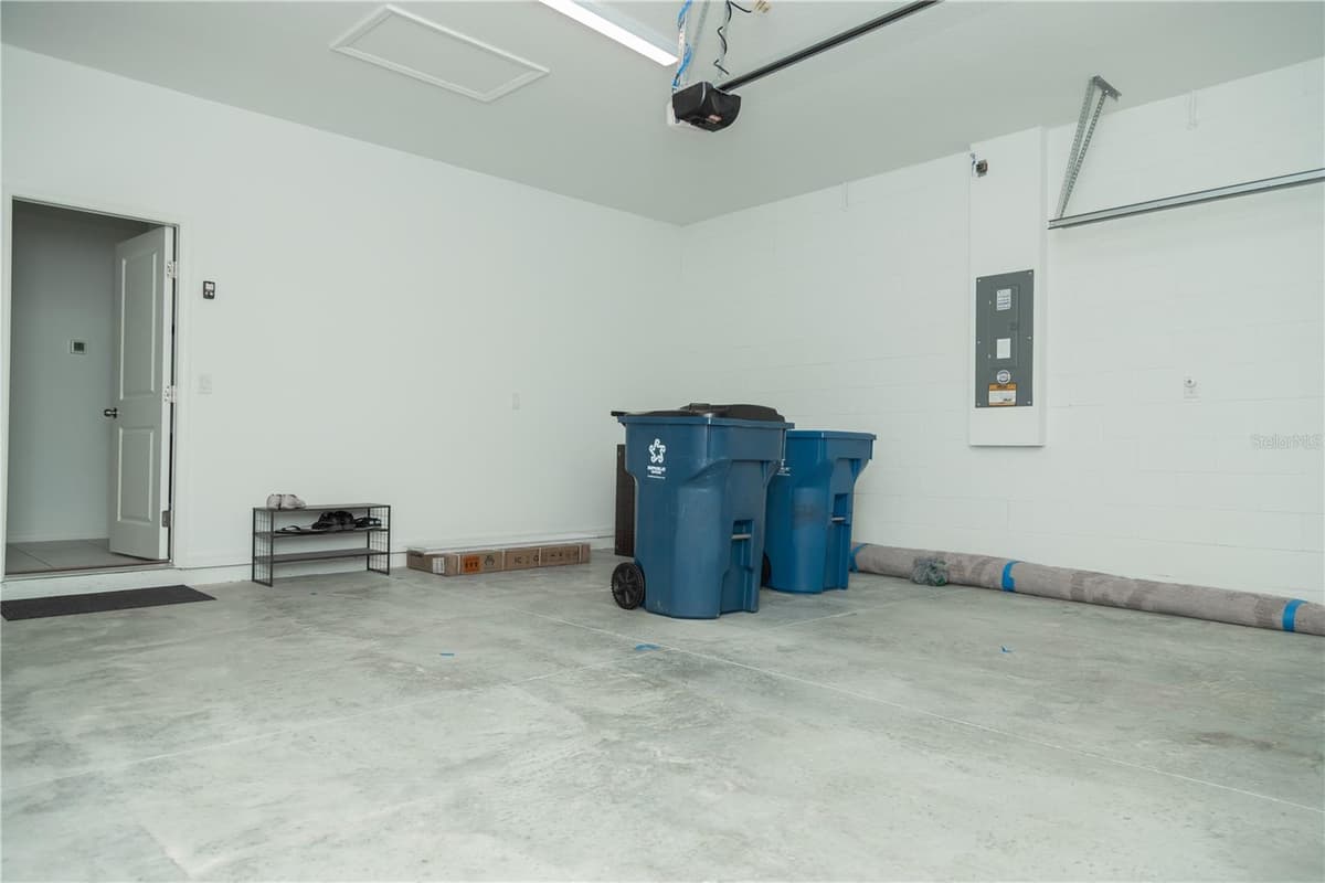 661 CROWN ROSE DRIVE — photo 33 of 44
