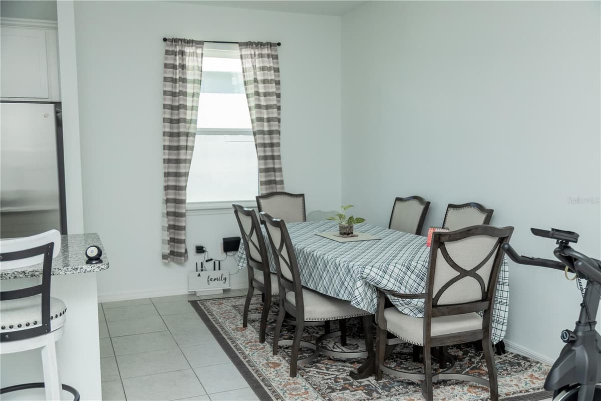661 CROWN ROSE DRIVE — photo 9 of 44