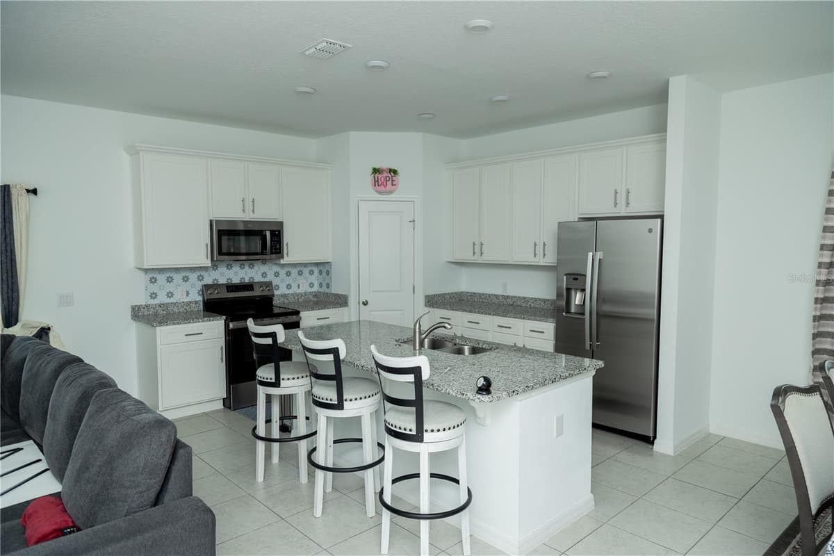 661 CROWN ROSE DRIVE — photo 10 of 44