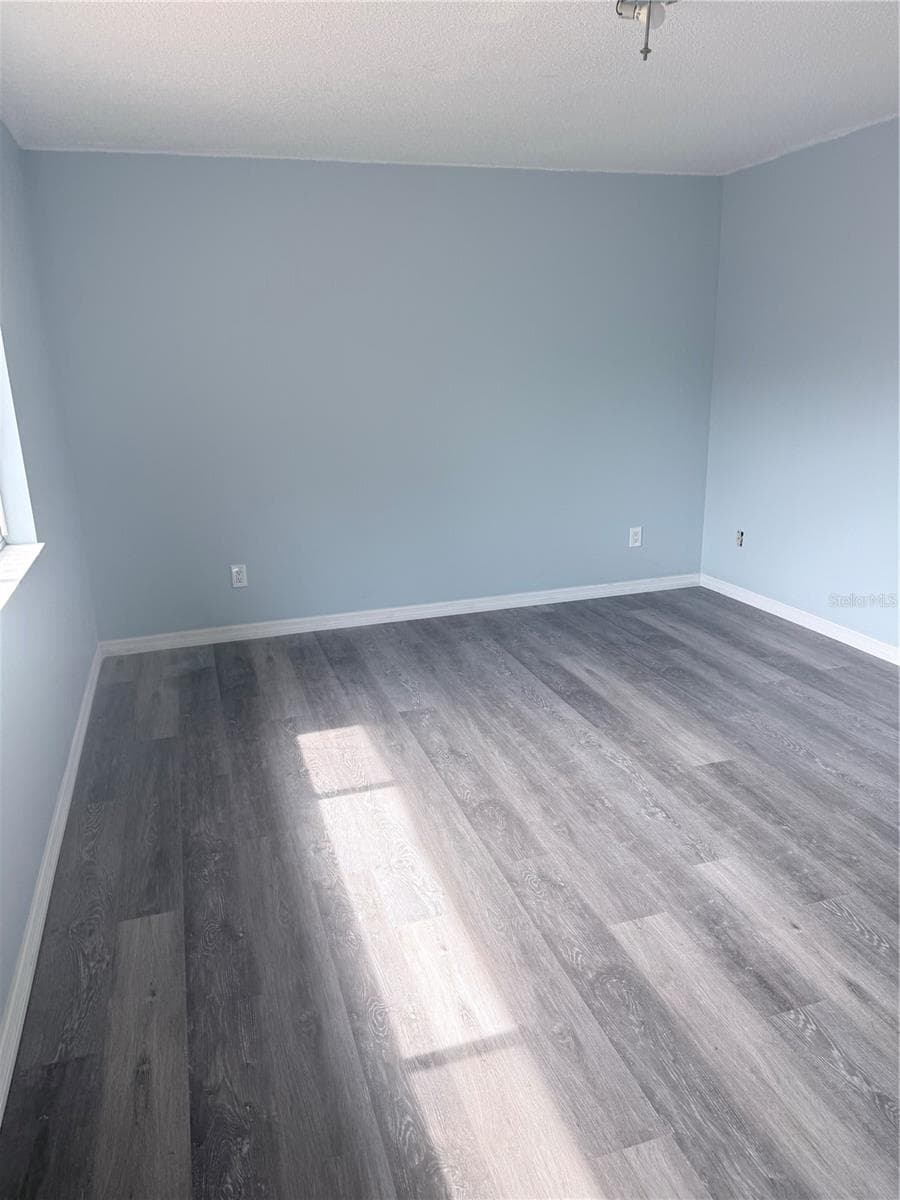 4530 LIGHTHOUSE CIRCLE — photo 4 of 7