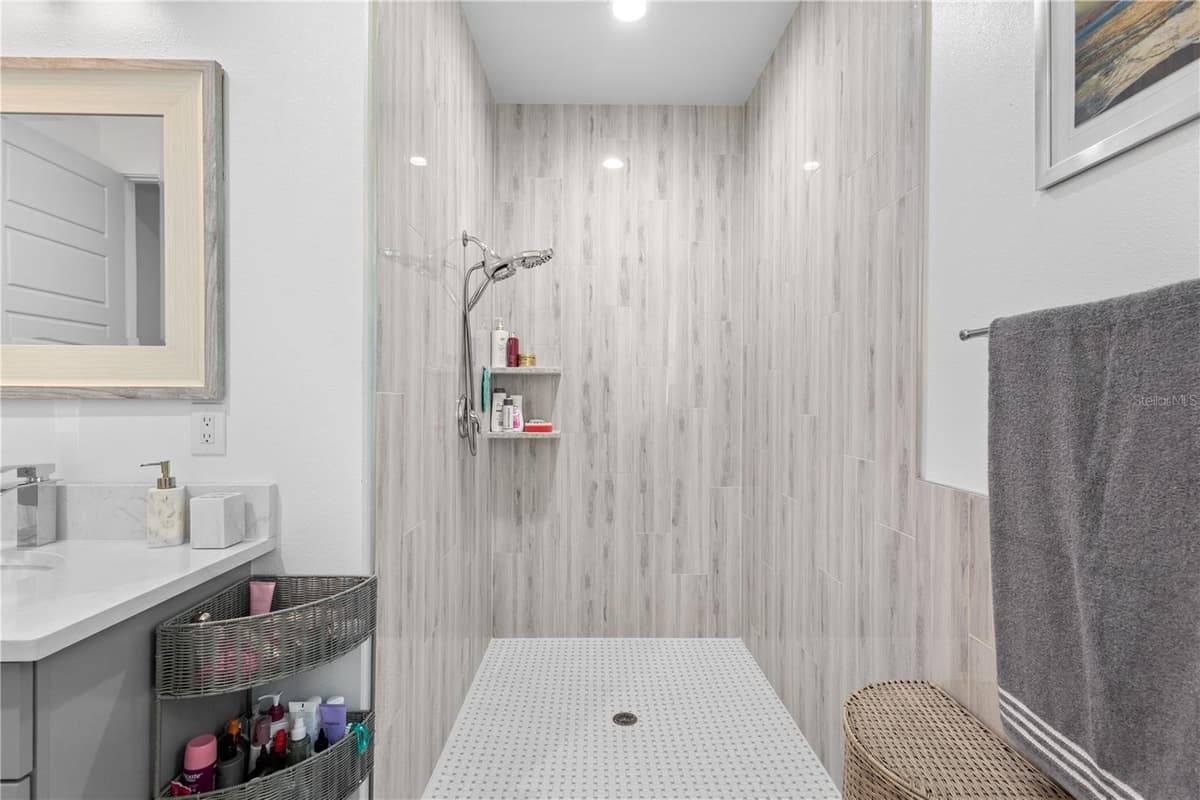 2395 RIBBLE STREET — photo 18 of 48