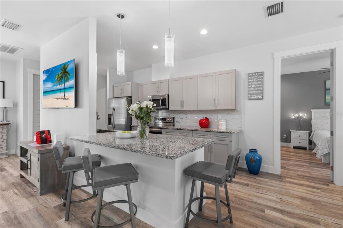 2395 RIBBLE STREET — photo 9 of 48