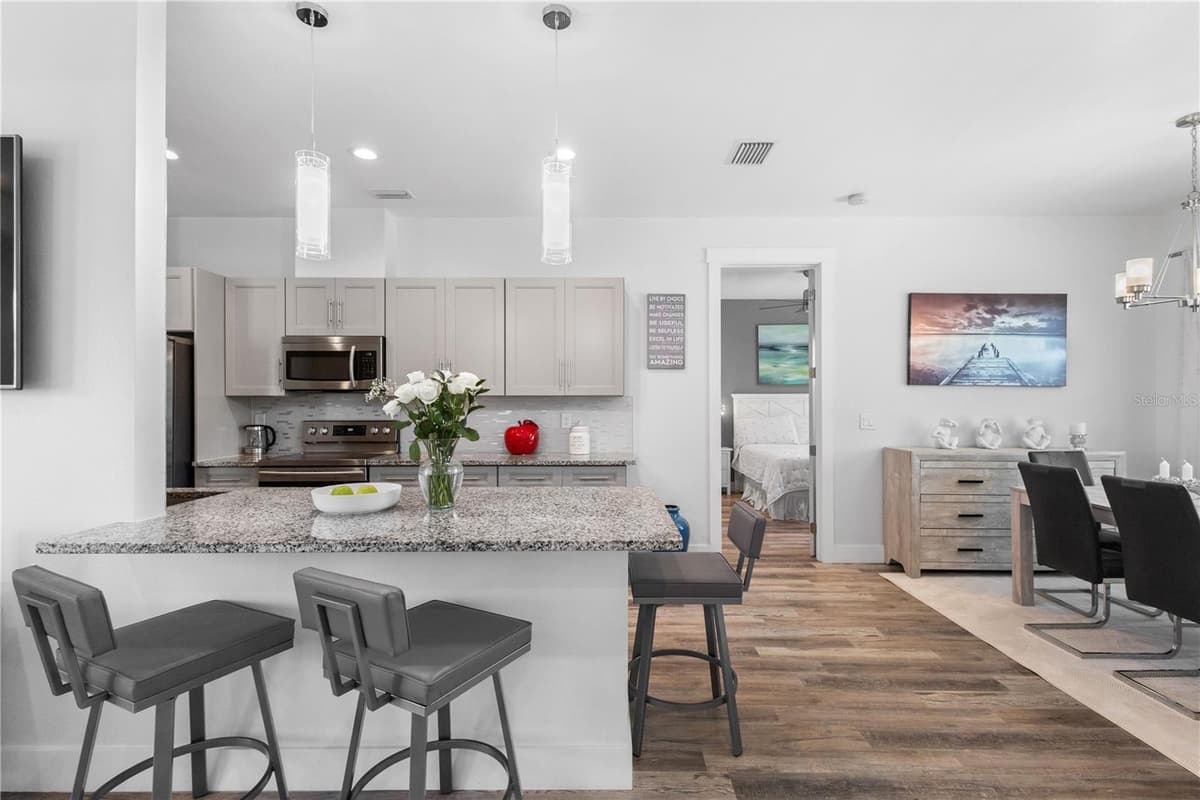 2395 RIBBLE STREET — photo 14 of 48
