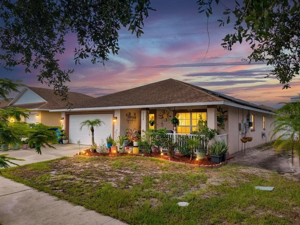 1128 SHARED PASSION ST — photo 4 of 41