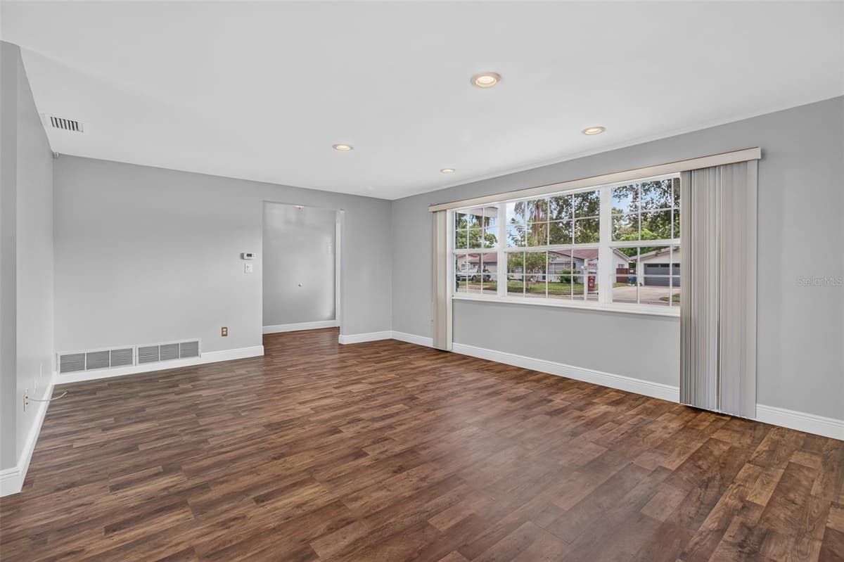 700 RUSKIN ROAD — photo 11 of 47