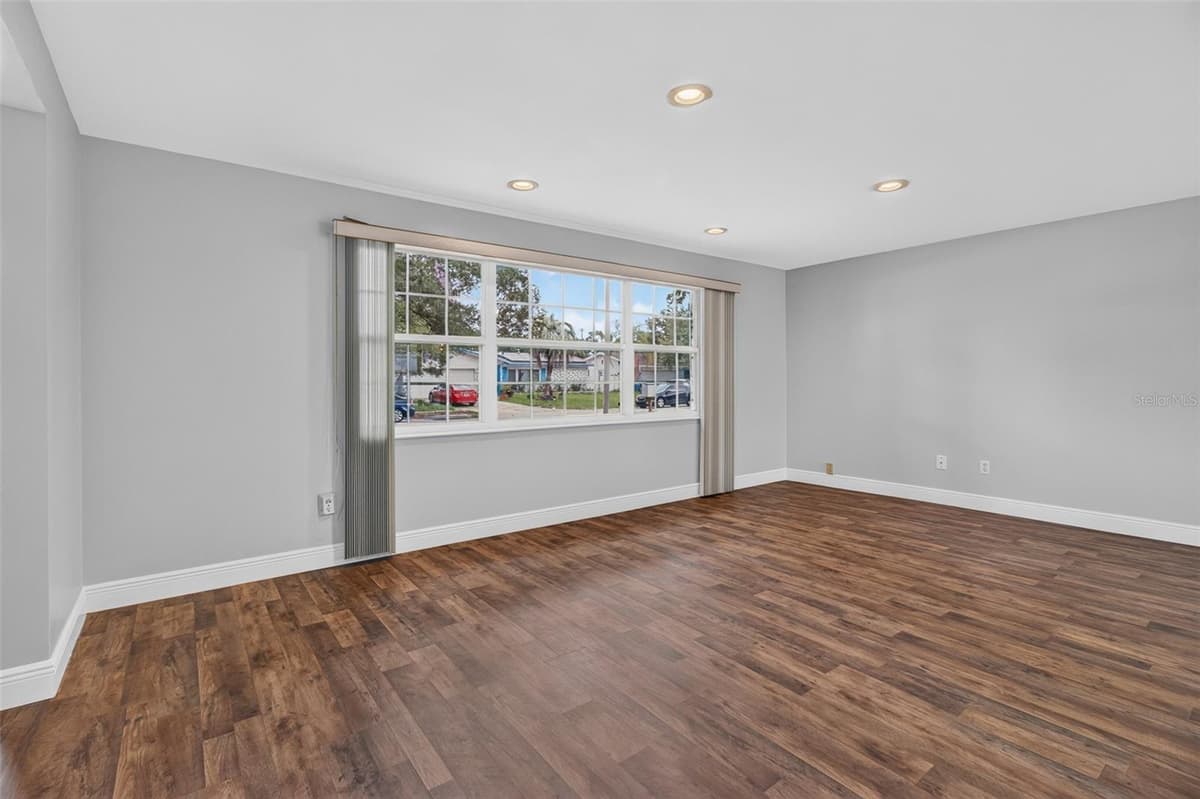 700 RUSKIN ROAD — photo 10 of 47