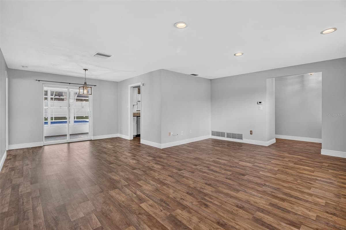 700 RUSKIN ROAD — photo 9 of 47