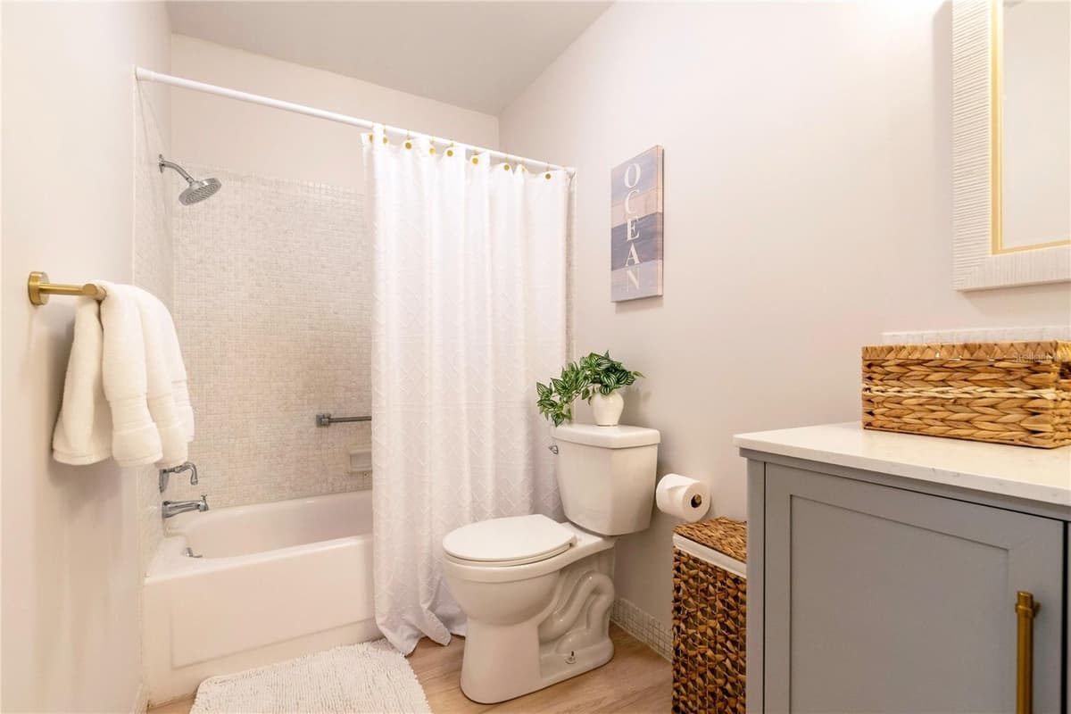 5925 SHORE BOULEVARD — photo 33 of 65