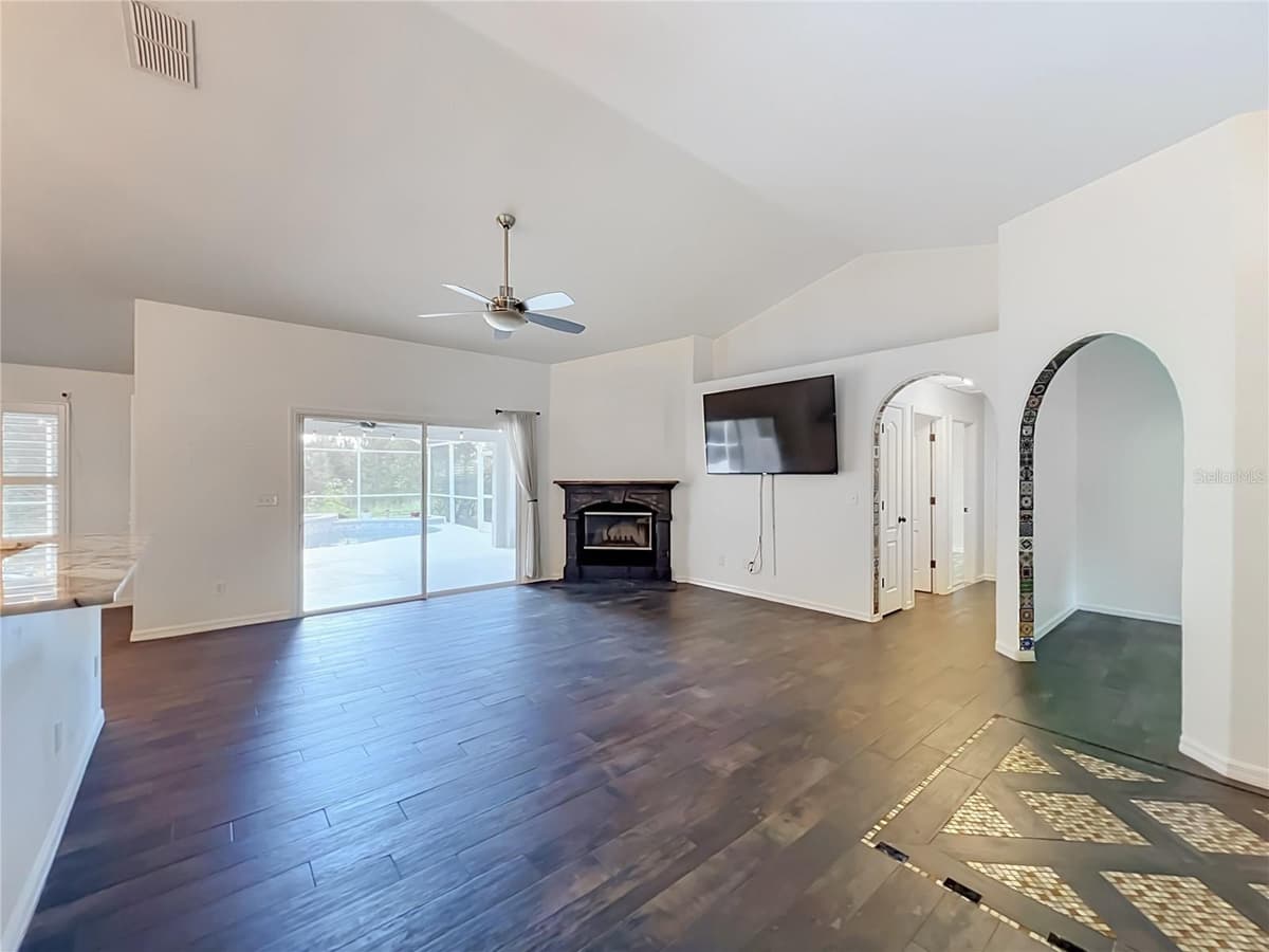 9418 MEADOW CREST LANE — photo 12 of 53