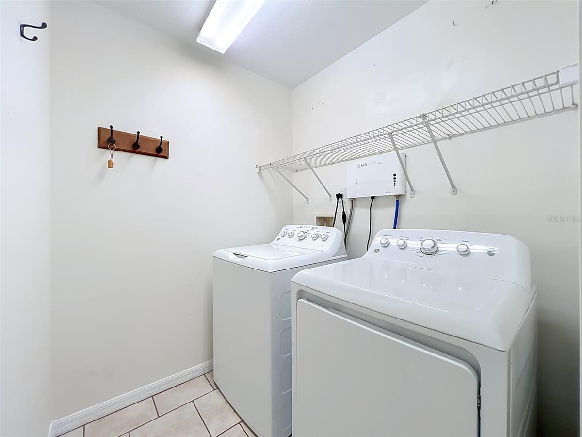 9418 MEADOW CREST LANE — photo 41 of 53