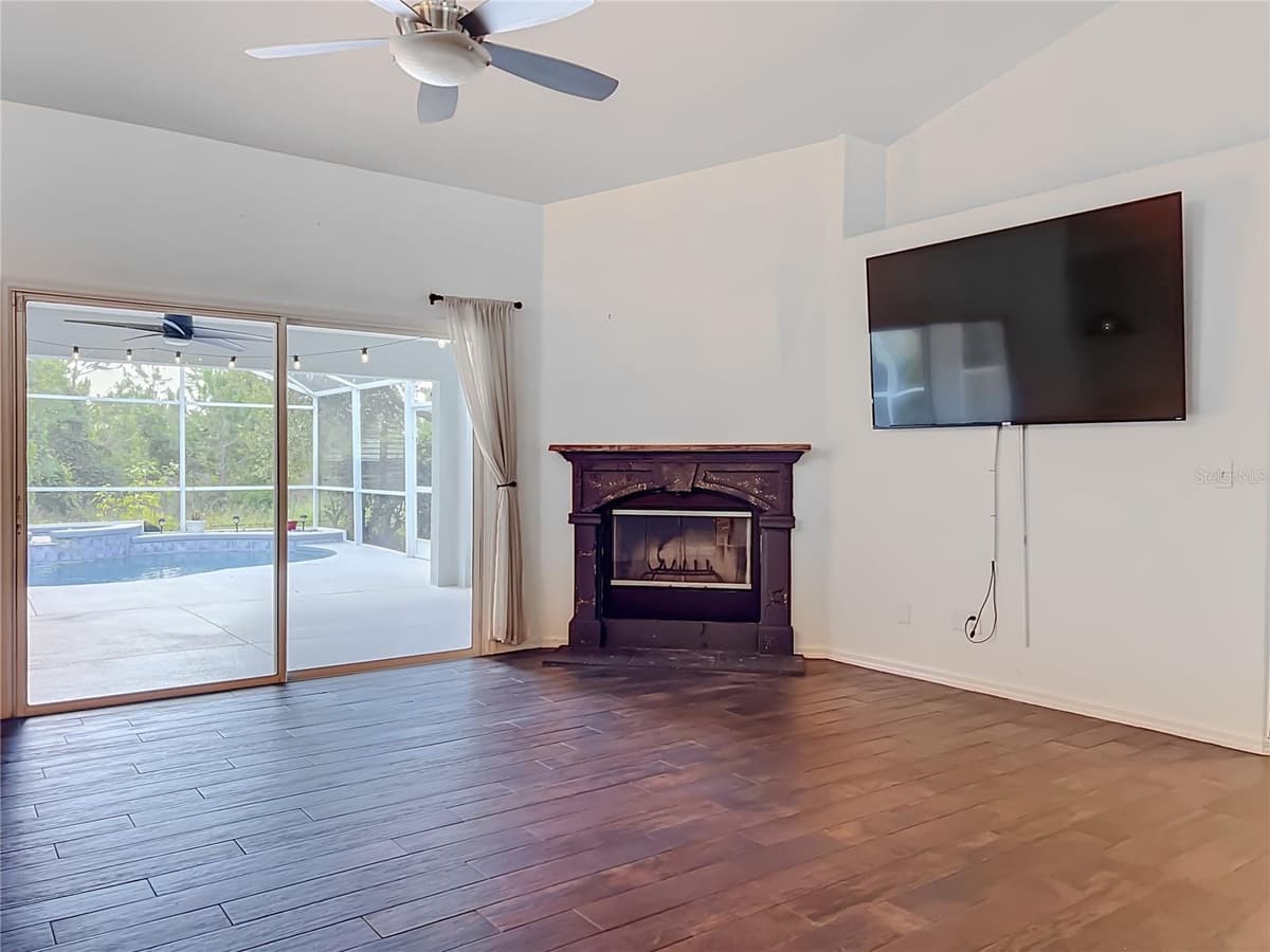9418 MEADOW CREST LANE — photo 13 of 53