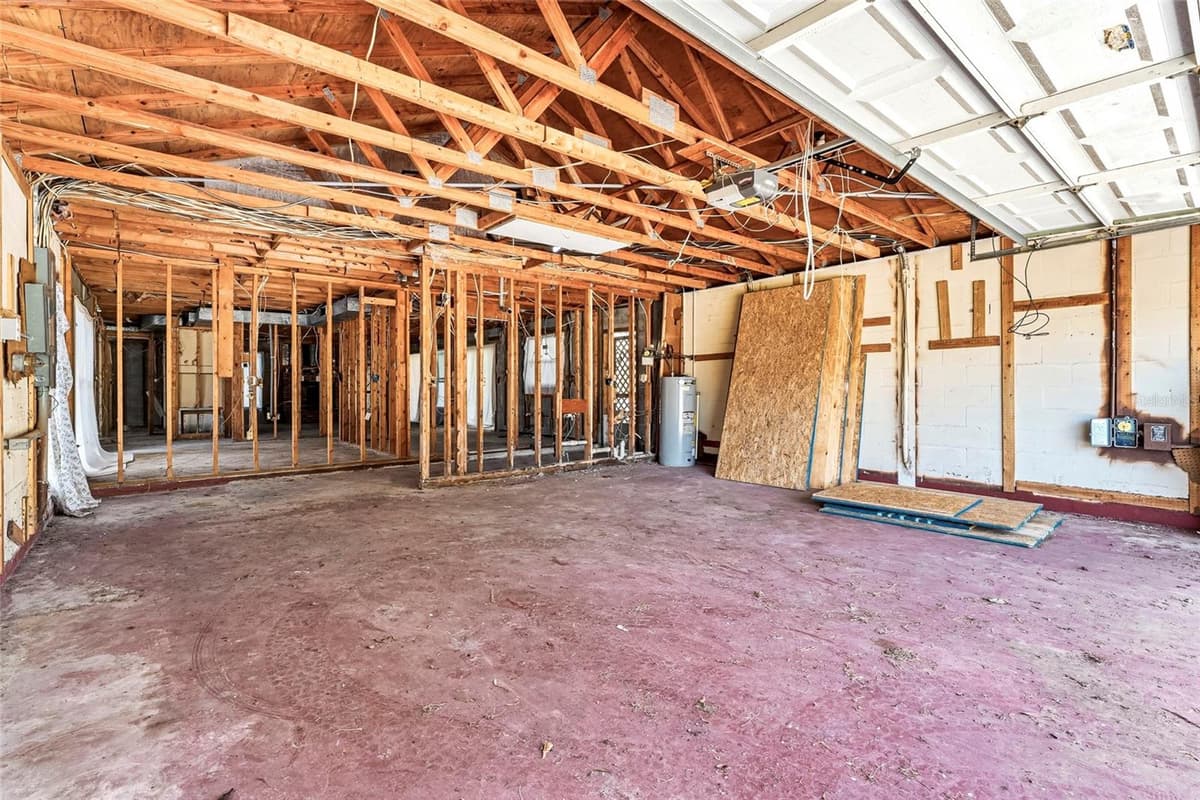 5650 CHURCHILL DOWNS ROAD — photo 13 of 47